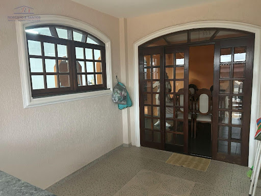 Varanda do lado da sala de jantar