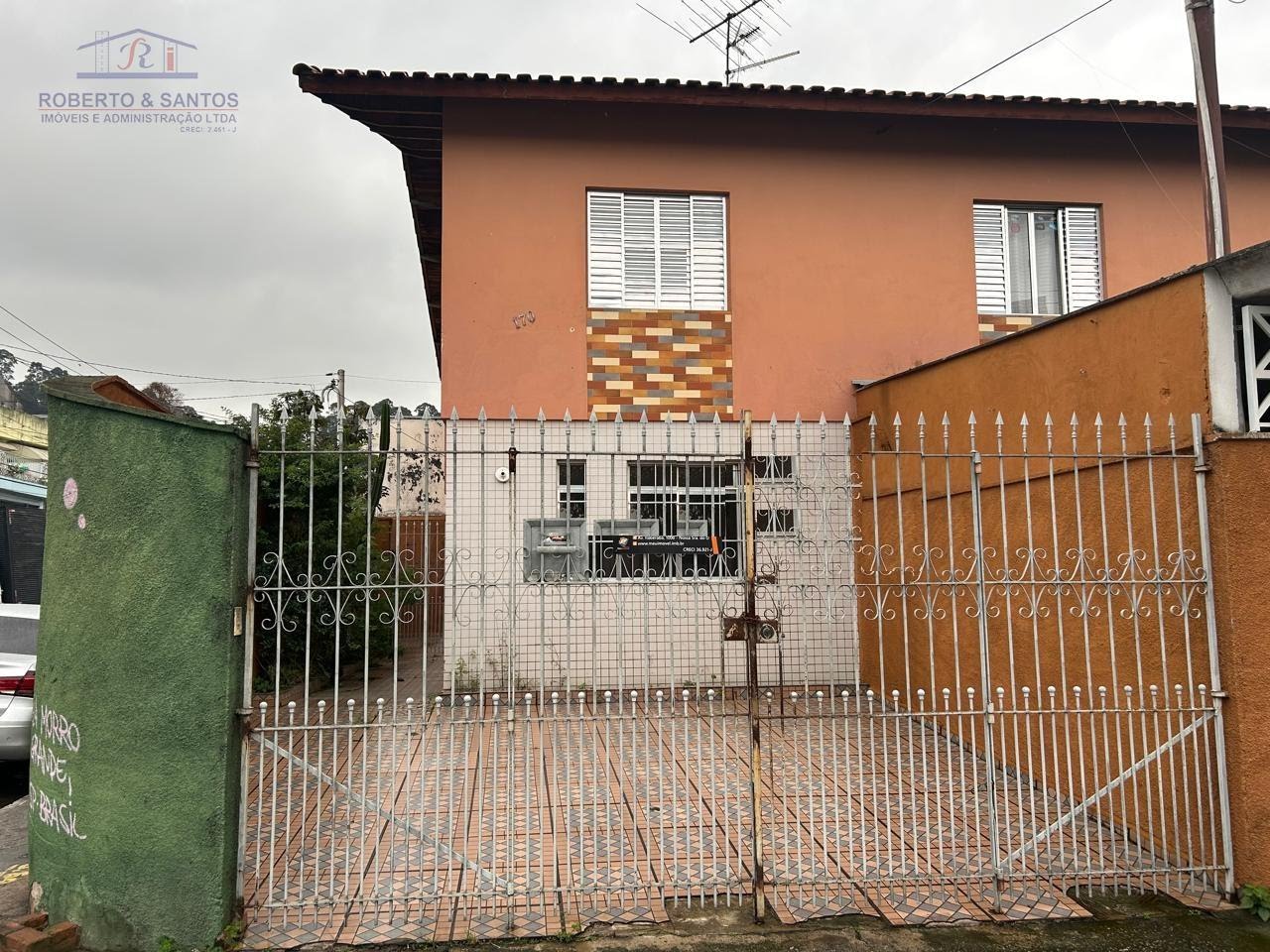 Vista da frente do sobrado