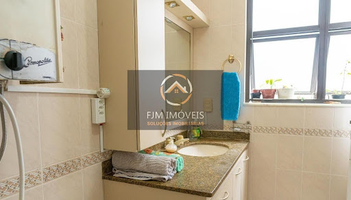 Casa à Venda em Ingá, Niterói: 4 Dormitórios por R$980.000