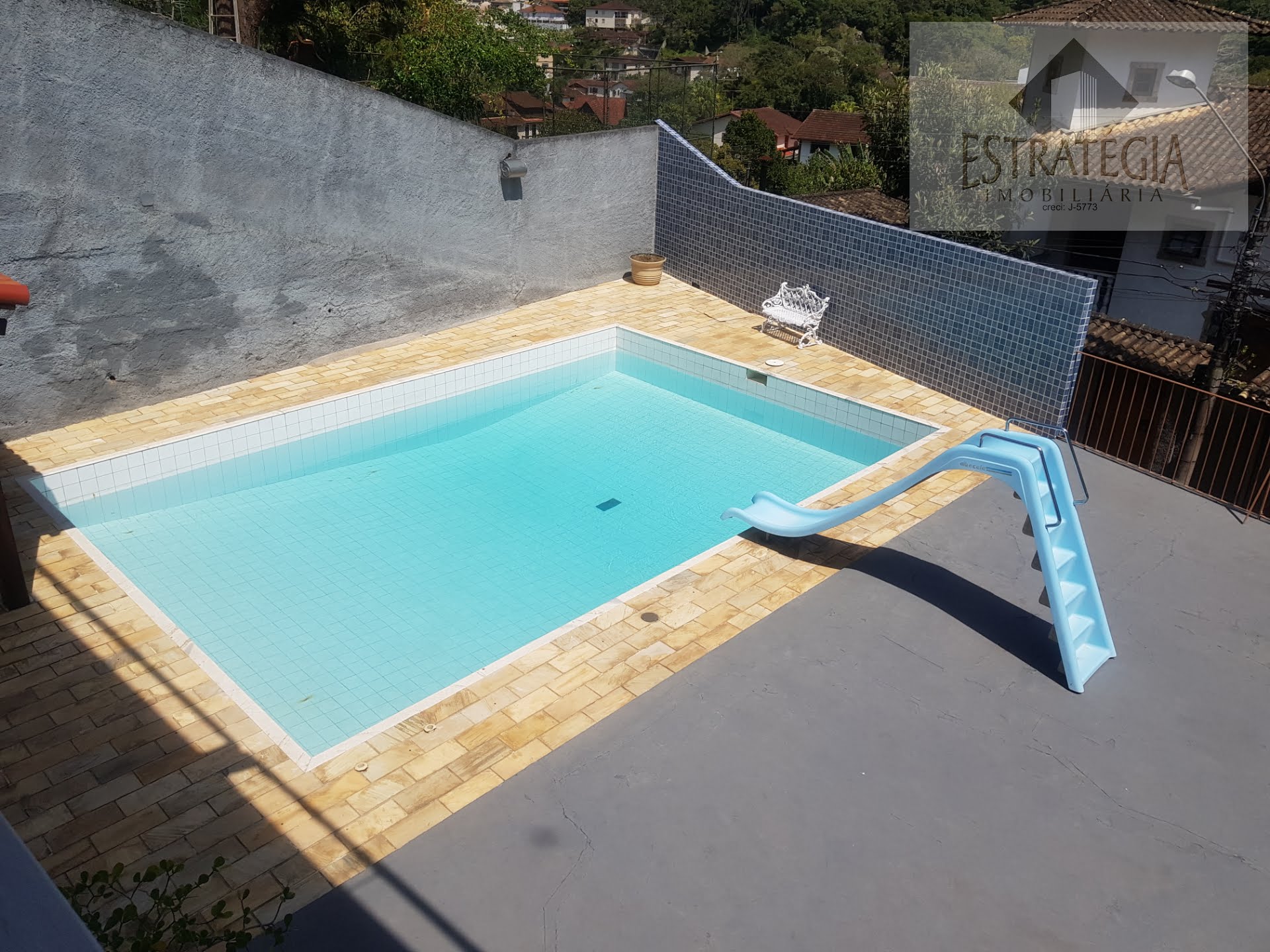 Casa à venda com 4 quartos, 1 suíte, 3 vagas e 239m² no Quarteirão Ingelheim, Petrópolis (RJ) — foto 13 de 30