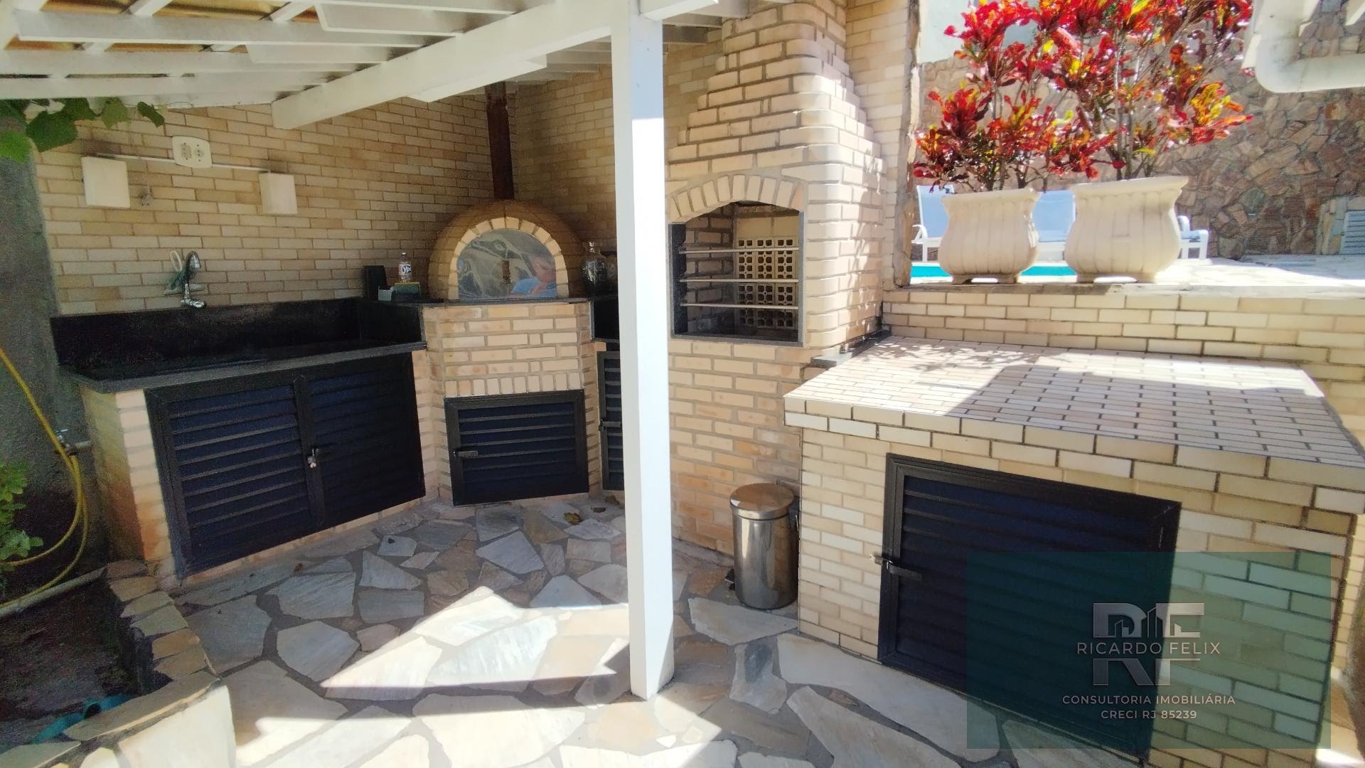 Casa à venda com 5 quartos, 2 suítes, 3 vagas e 700m² no Costazul, Rio das Ostras (RJ) — foto 3 de 30