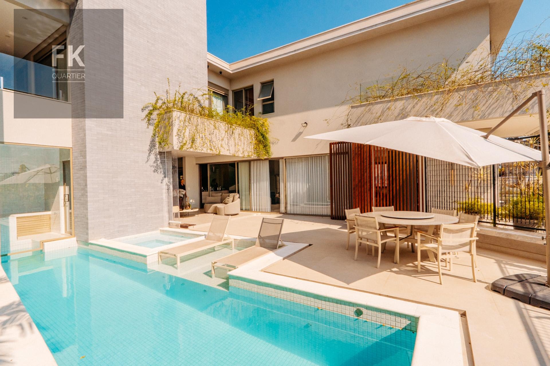 Casa à venda com 4 quartos, 6 banheiros, 5 vagas e 762m² no Alphaville, Santana de Parnaíba — foto principal