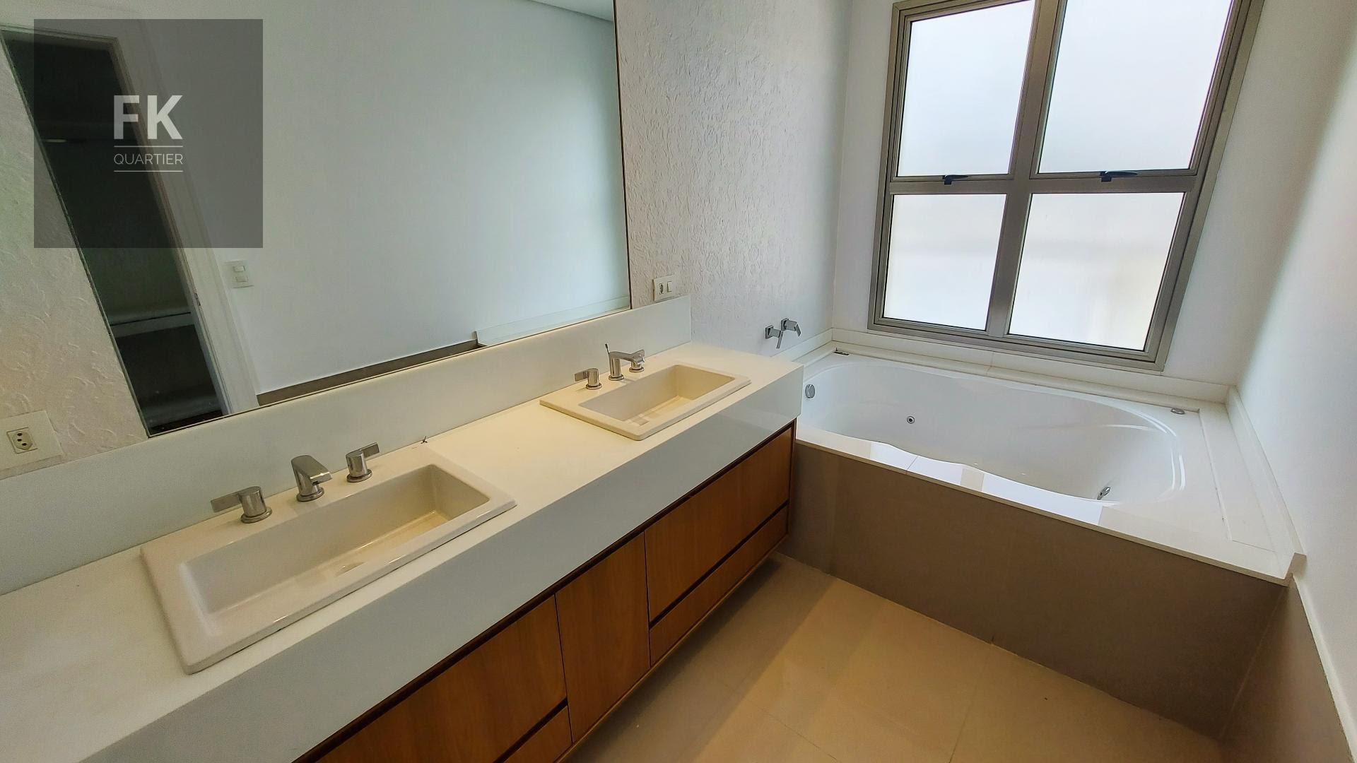 Casa à venda com 4 quartos, 4 suítes, 5 vagas e 450m² no Tamboré, Barueri (SP) — foto 18 de 22