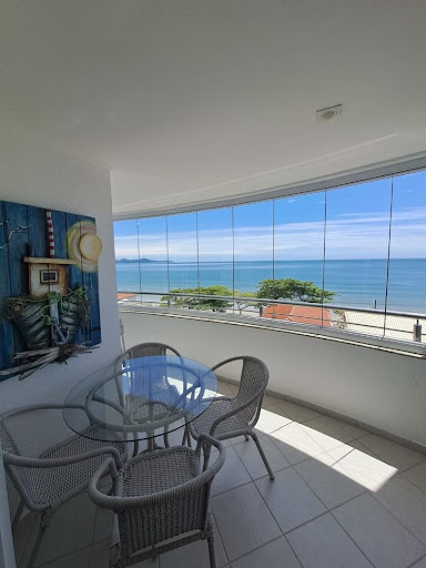 Locação por temporada - Apartamento com 03 quartos sendo 01 suíte em Balneário Perequê  -  Porto Belo