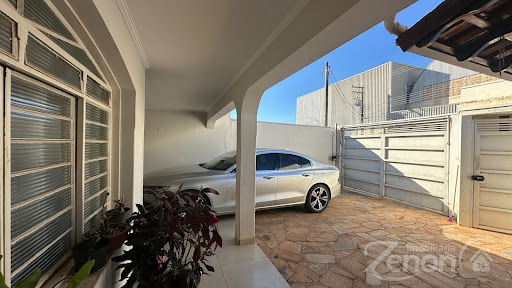 Casa à Venda na Vila Industrial, Adamantina: 4 Quartos, 2 Suítes
