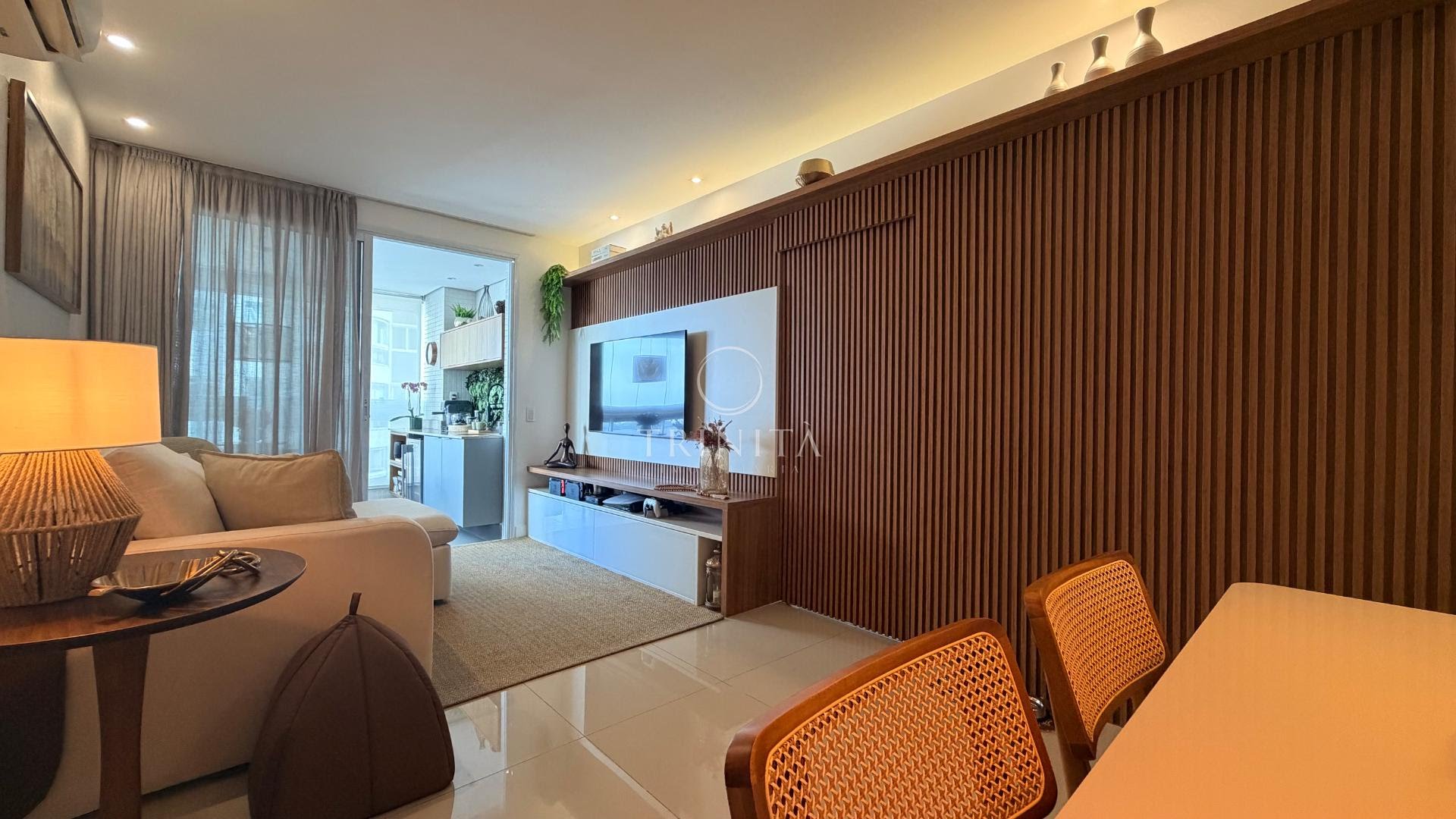 Sala de estar Viure Ilha Pura 2 quartos Trinità Imobiliária 