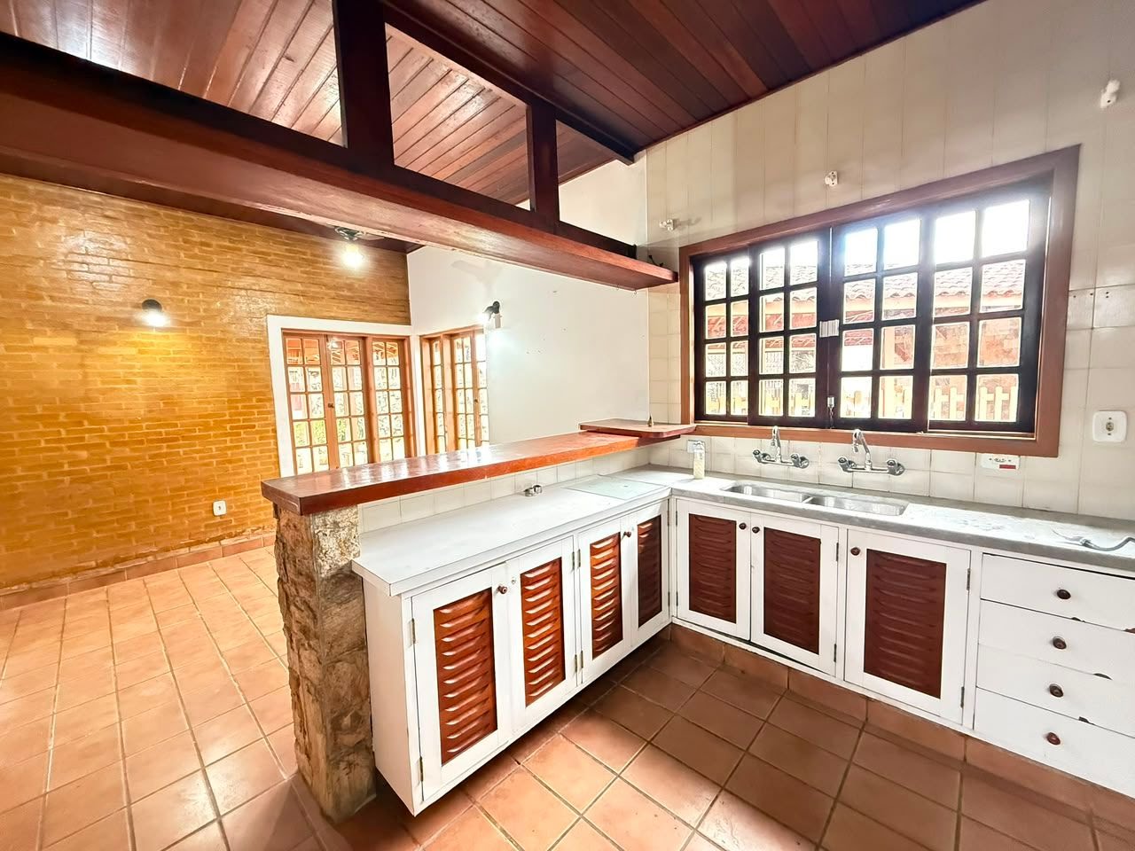 Casa à venda com 3 quartos, 3 banheiros, 4 vagas e 900m² no Jardim Carolina, Ubatuba (SP) — foto 13 de 17