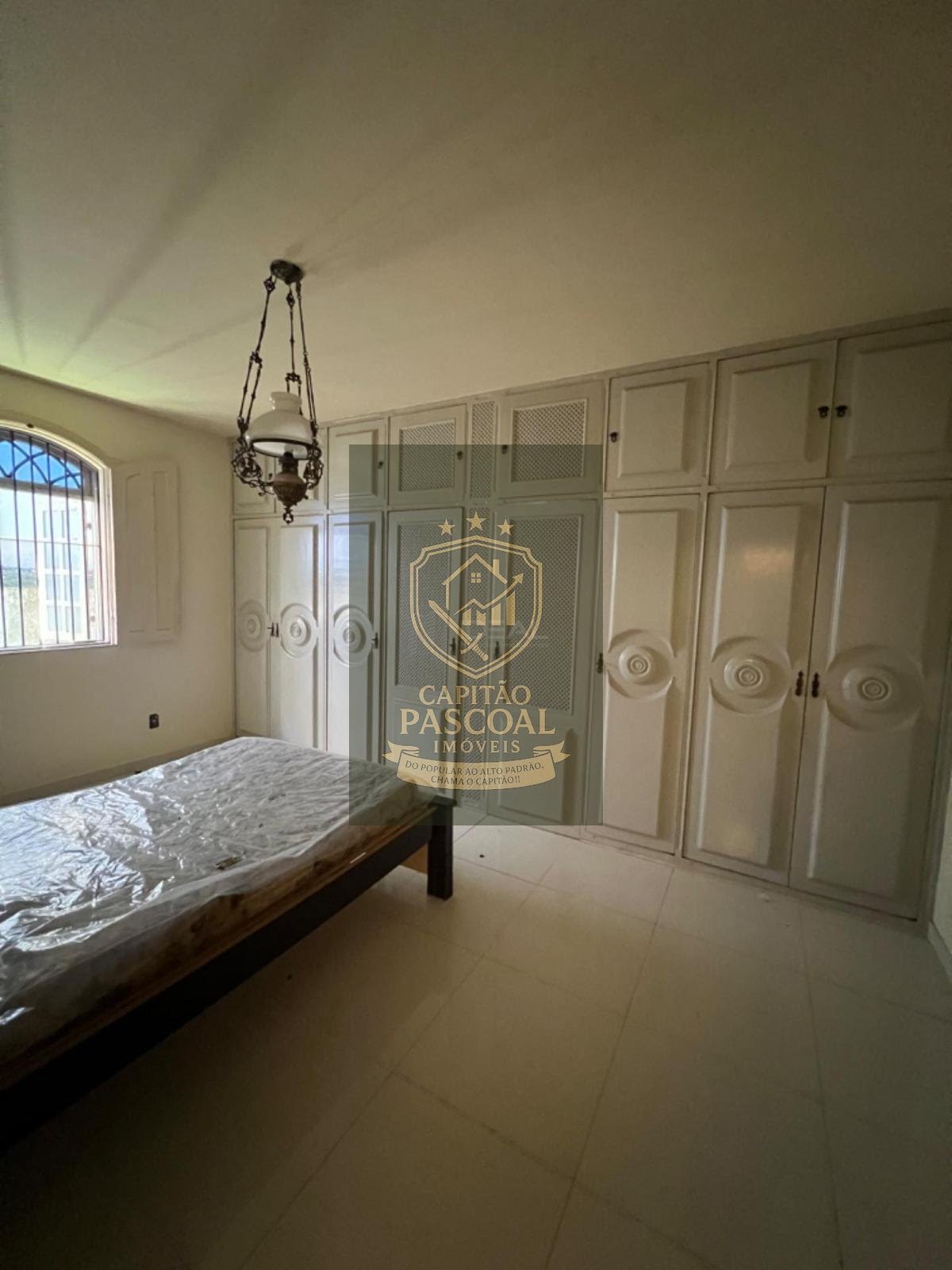 Casa à venda com 3 quartos, 3 banheiros, 4 vagas e 320m² no Flamboyant, Campos dos Goytacazes — foto principal