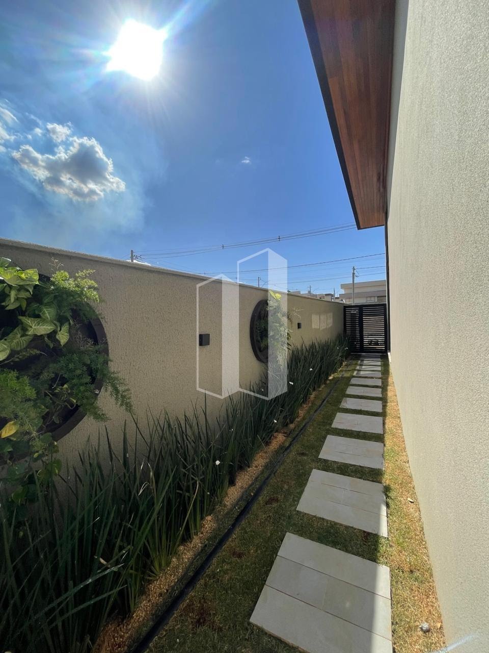 Casa à venda com 3 quartos, 3 suítes, 4 vagas e 207m² no Jardins Nápoles, Senador Canedo (GO) — foto 15 de 30