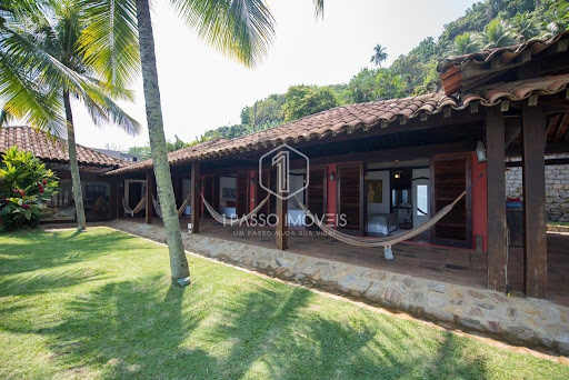 Casa em Ponta Leste  -  Angra dos Reis