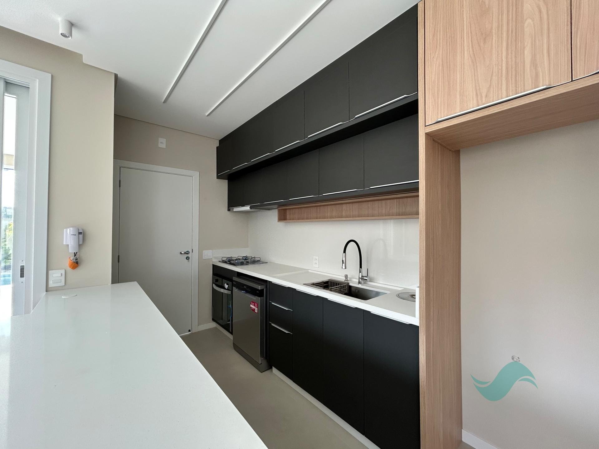 Casa à venda com 3 suítes, 2 vagas e 270m² no Lagoa da Conceição, Florianópolis (SC) — foto 4 de 27