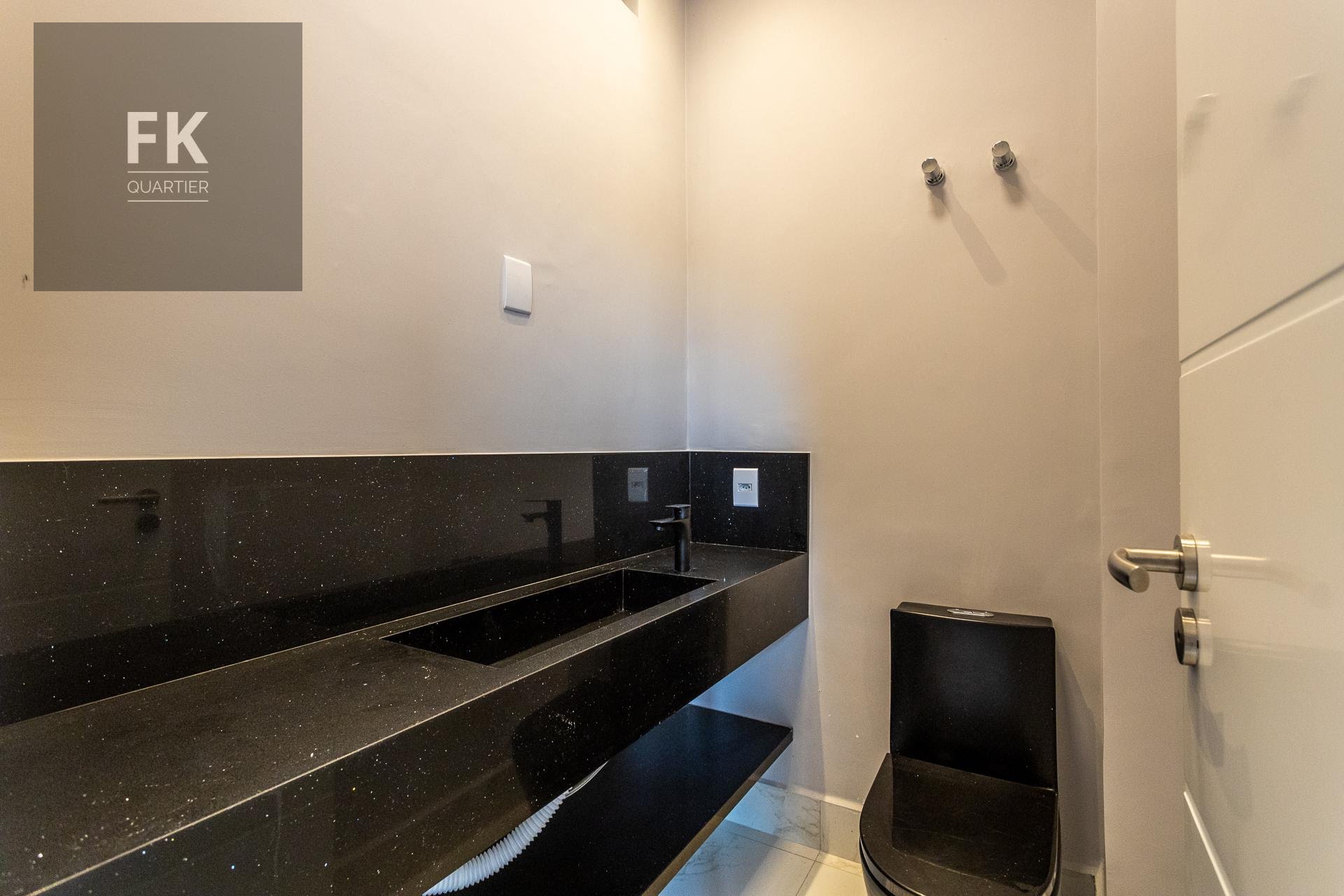 Casa à venda com 5 quartos, 5 suítes, 4 vagas e 392m² no Cidade Tamboré, Santana de Parnaíba (SP) — foto 21 de 30