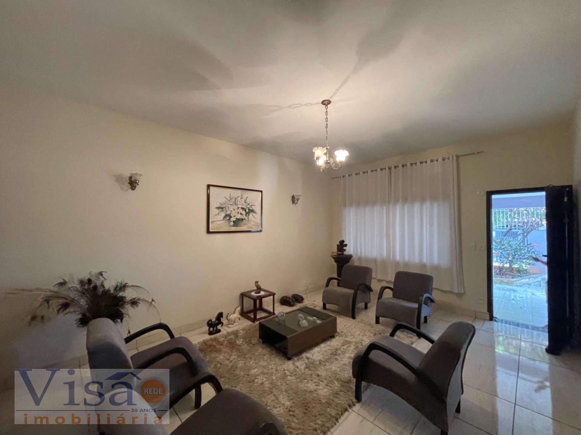 Casa à venda com 4 quartos, 2 suítes, 3 vagas e 200m² no Bairro Vila Mariana, Paracatu (MG) — foto 15 de 16