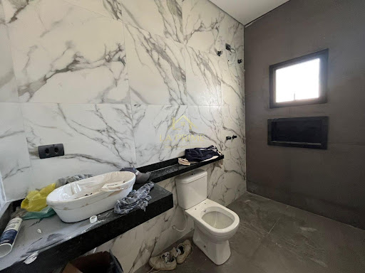 Casa em Condomínio no Jardim Eucaliptos em Sorocaba, 106m²,&nbsp; 03 dormitórios, 01 suíte , 02 vagas de garagem.