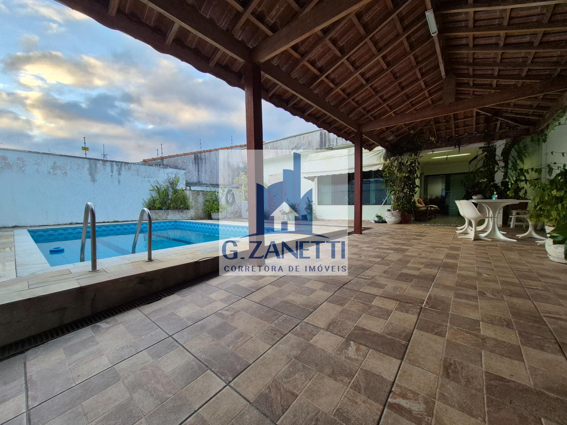 Casa, 2 quartos, 234 m² - Foto 1