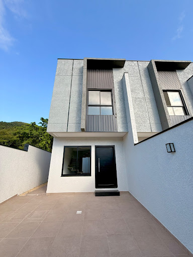 Casa em Bairro Rio Pequeno  -  Camboriú