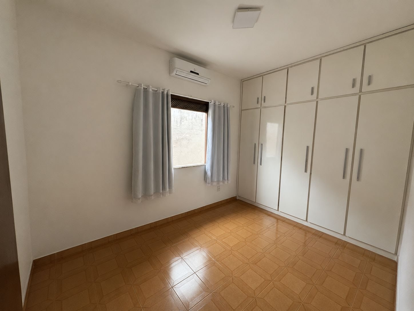 Casa à venda com 3 quartos, 2 suítes, 3 vagas e 180m² no Serraria Brasil, Feira de Santana (BA) — foto 13 de 18