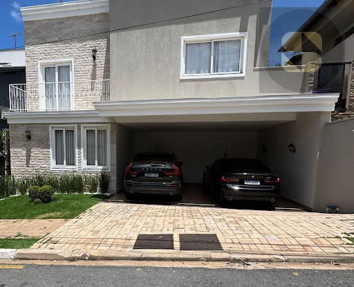 Casa de Condomínio à Venda em Despraiado, Cuiabá | 4 Suítes