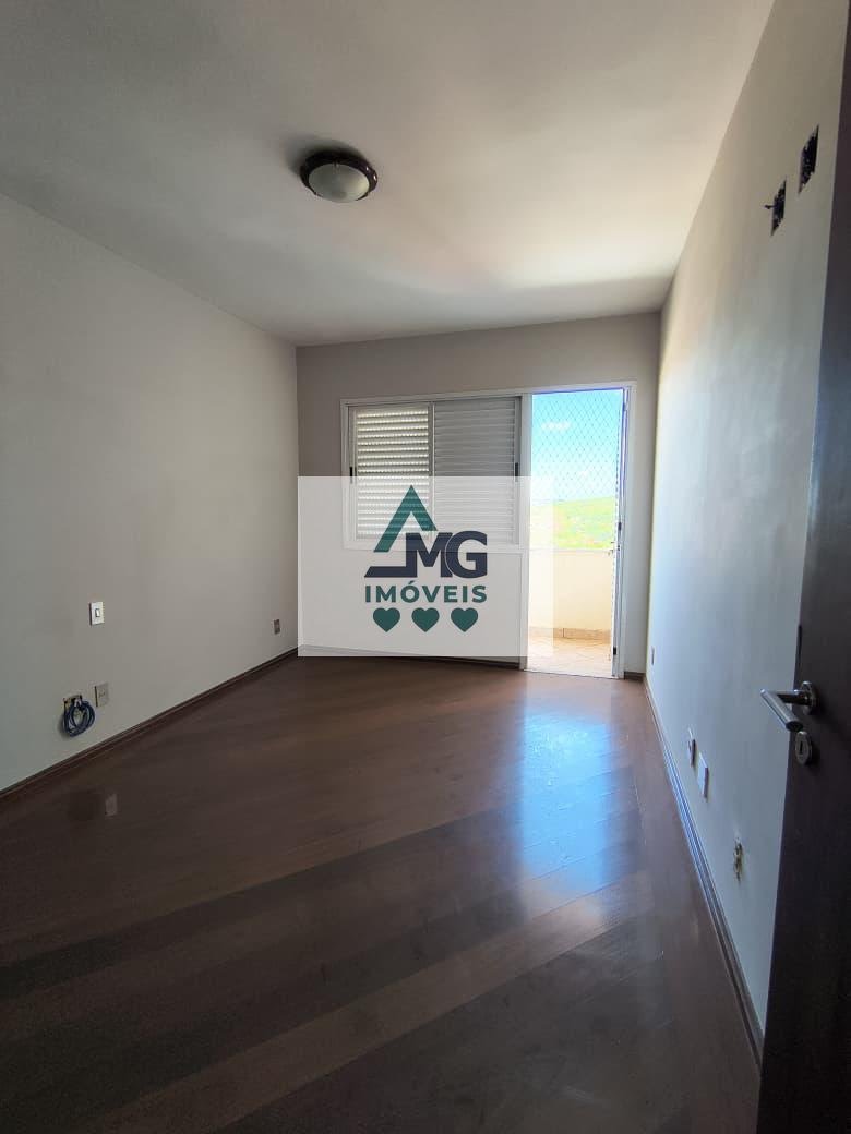 Apartamento à venda com 4 quartos, 1 suíte, 2 vagas e 196m² no Centro, Três Corações (MG) — foto 13 de 23