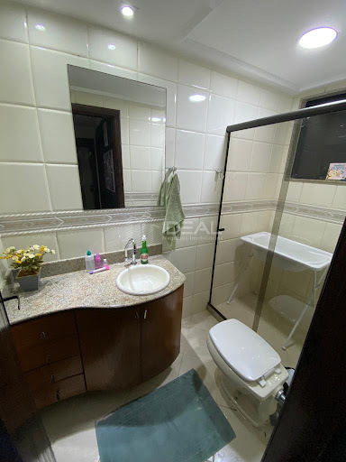 Apartamento térreo com 2 quartos com suíte