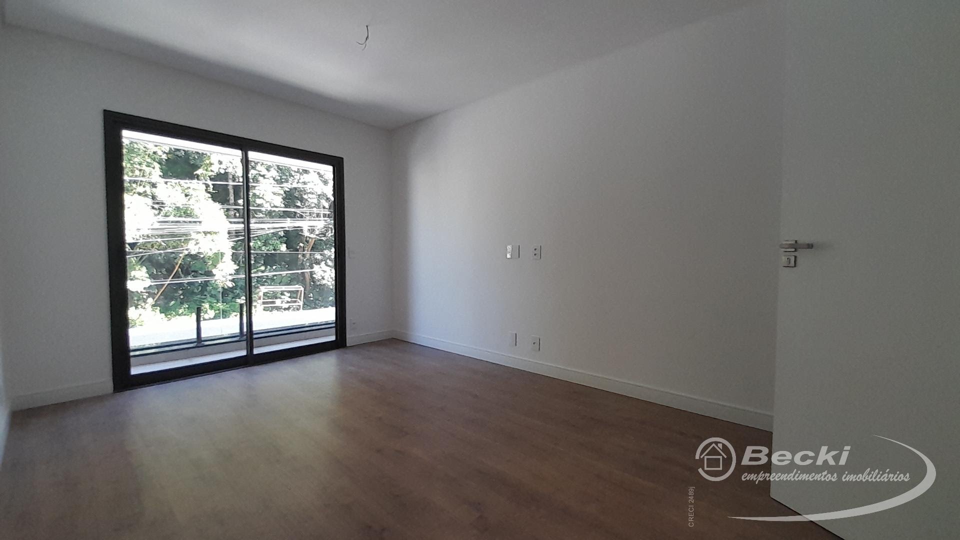 Casa à venda com 4 quartos, 1 suíte, 4 vagas e 131m² no Glória, Joinville (SC) — foto 15 de 22