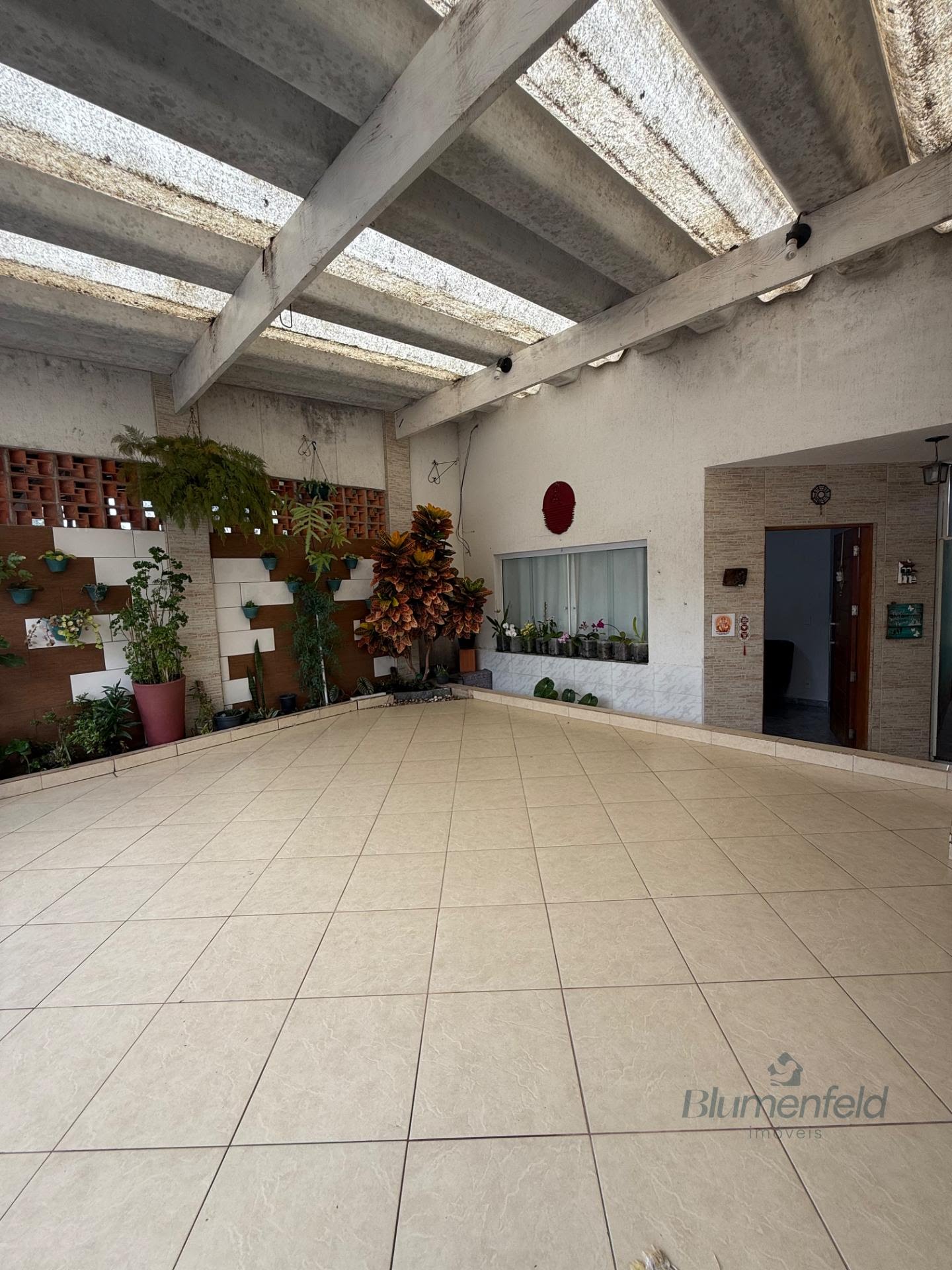 Casa à venda com 3 quartos, 2 banheiros, 2 vagas e 150m² no Nova Arujá, Arujá — foto principal