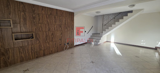Vendo Sobrado 3 Dormitórios no Maia