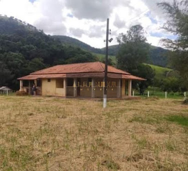 Sítio em São João   -  Maria da Fé