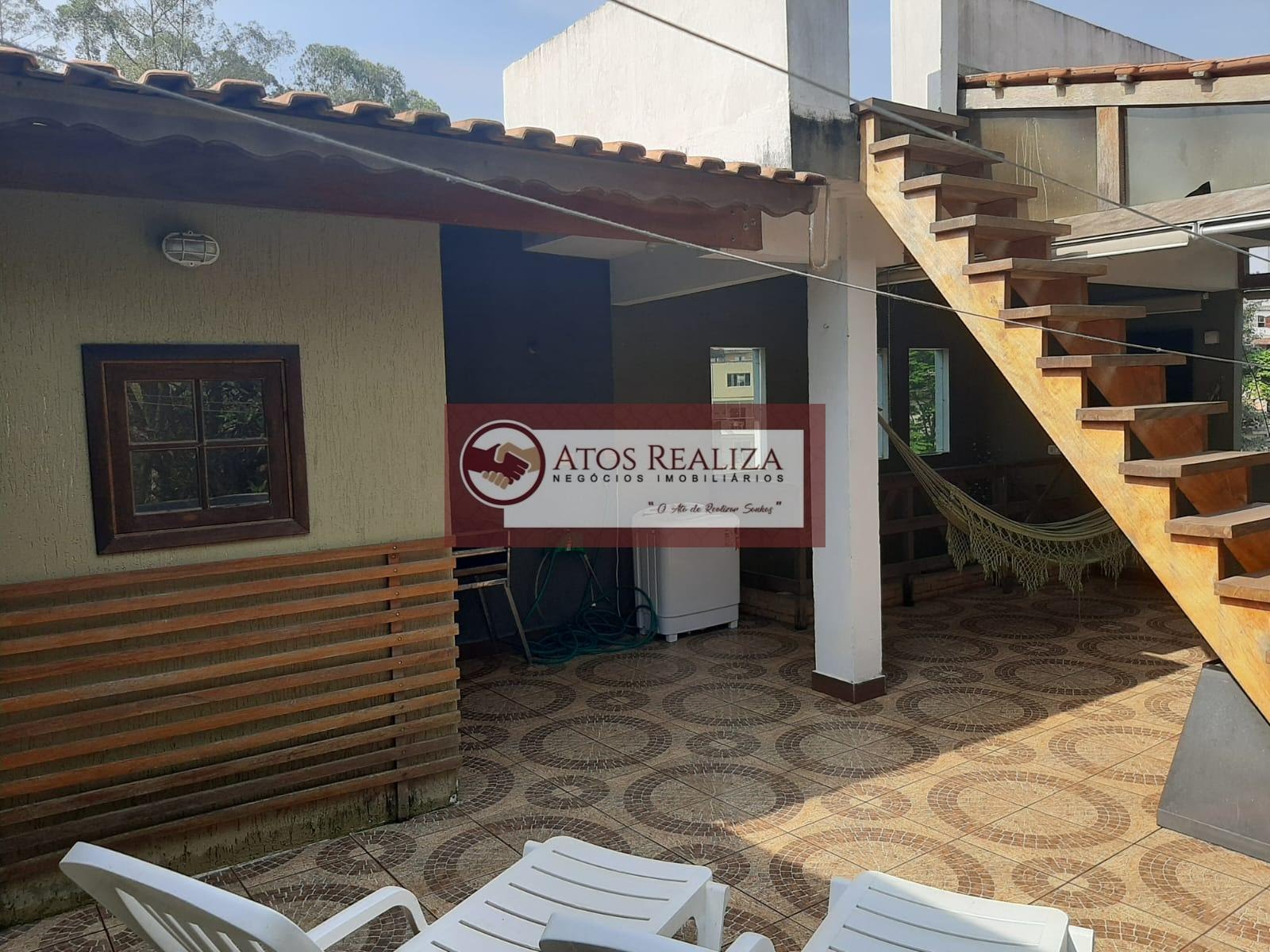 Casa à venda com 2 quartos, 2 banheiros, 1 vaga e 180m² no Jardim Guanhembu, São Paulo — foto principal