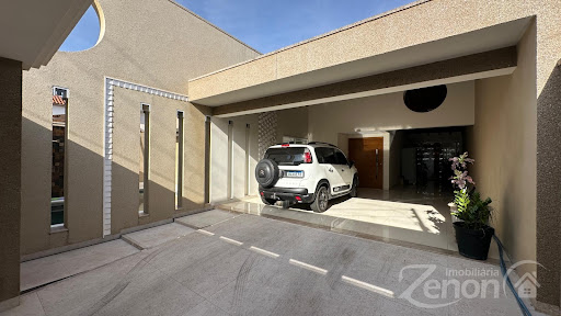 Casa de Luxo à Venda no Centro de Adamantina – 600m², 4 Suítes