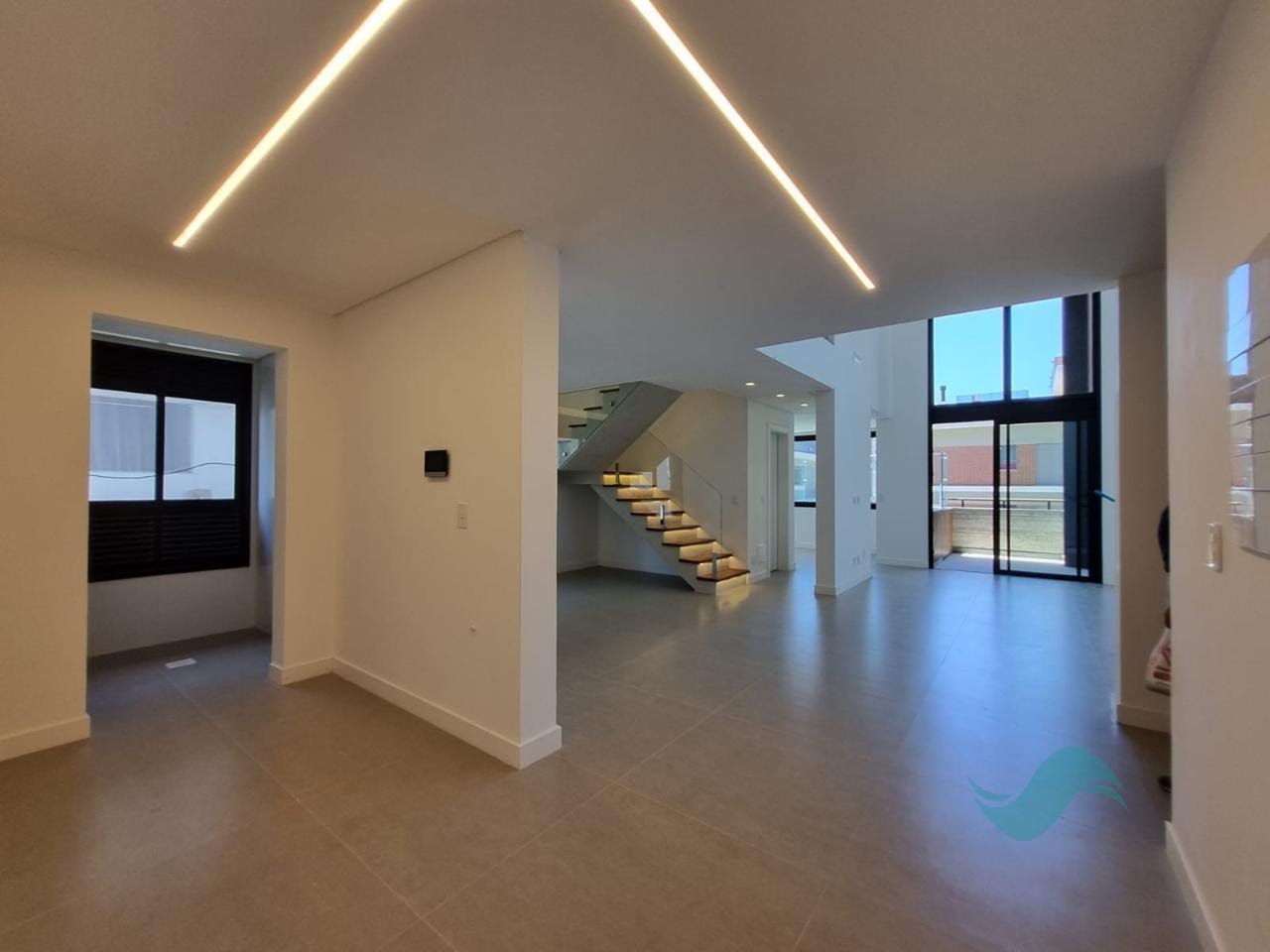 Cobertura à venda com 3 quartos, 3 suítes, 3 vagas e 200m² no Jurerê, Florianópolis (SC) — foto 10 de 17