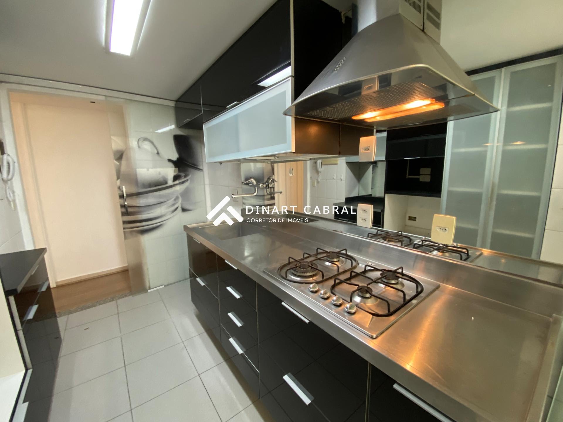 Apartamento à venda com 2 quartos, 1 suíte, 3 vagas e 176m² no Leblon, Rio de Janeiro (RJ) — foto 24 de 30