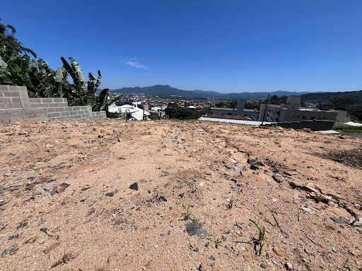 Lote / Terreno em Forquilhinha  -  São José