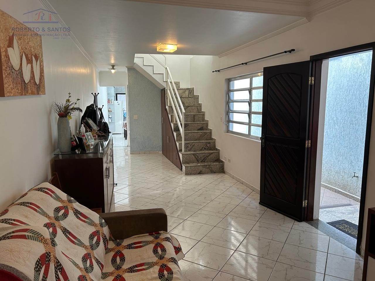 Sala com 9 mts, comprimento
