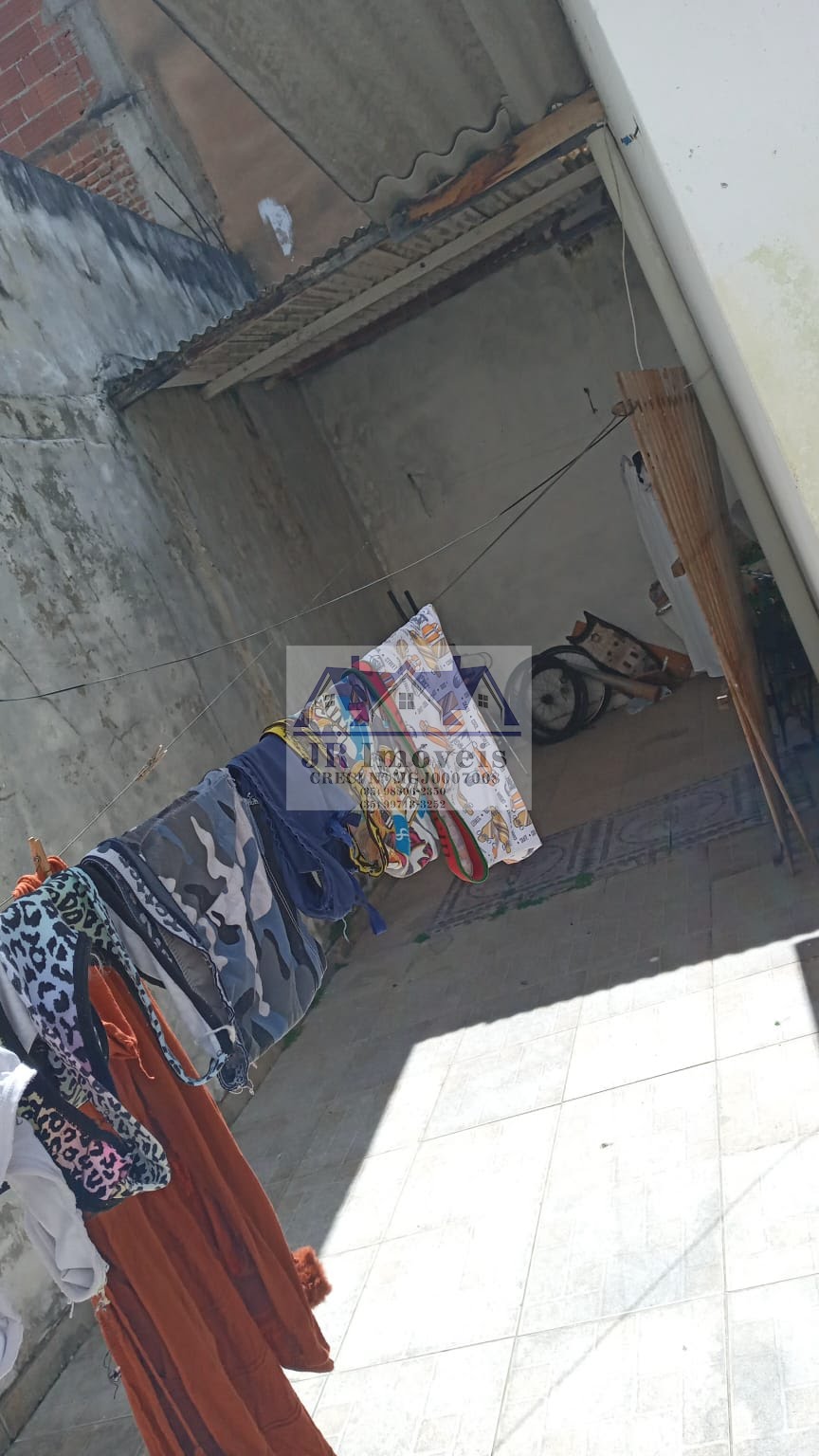 Casa à venda com 4 quartos, 1 banheiro e 1 vaga no Rebourgeon, Itajubá (MG) — foto 11 de 14