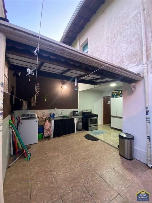 Casa à venda com 3 quartos, 2 banheiros, 2 vagas e 118m² no Canto do Forte, Praia Grande — foto principal
