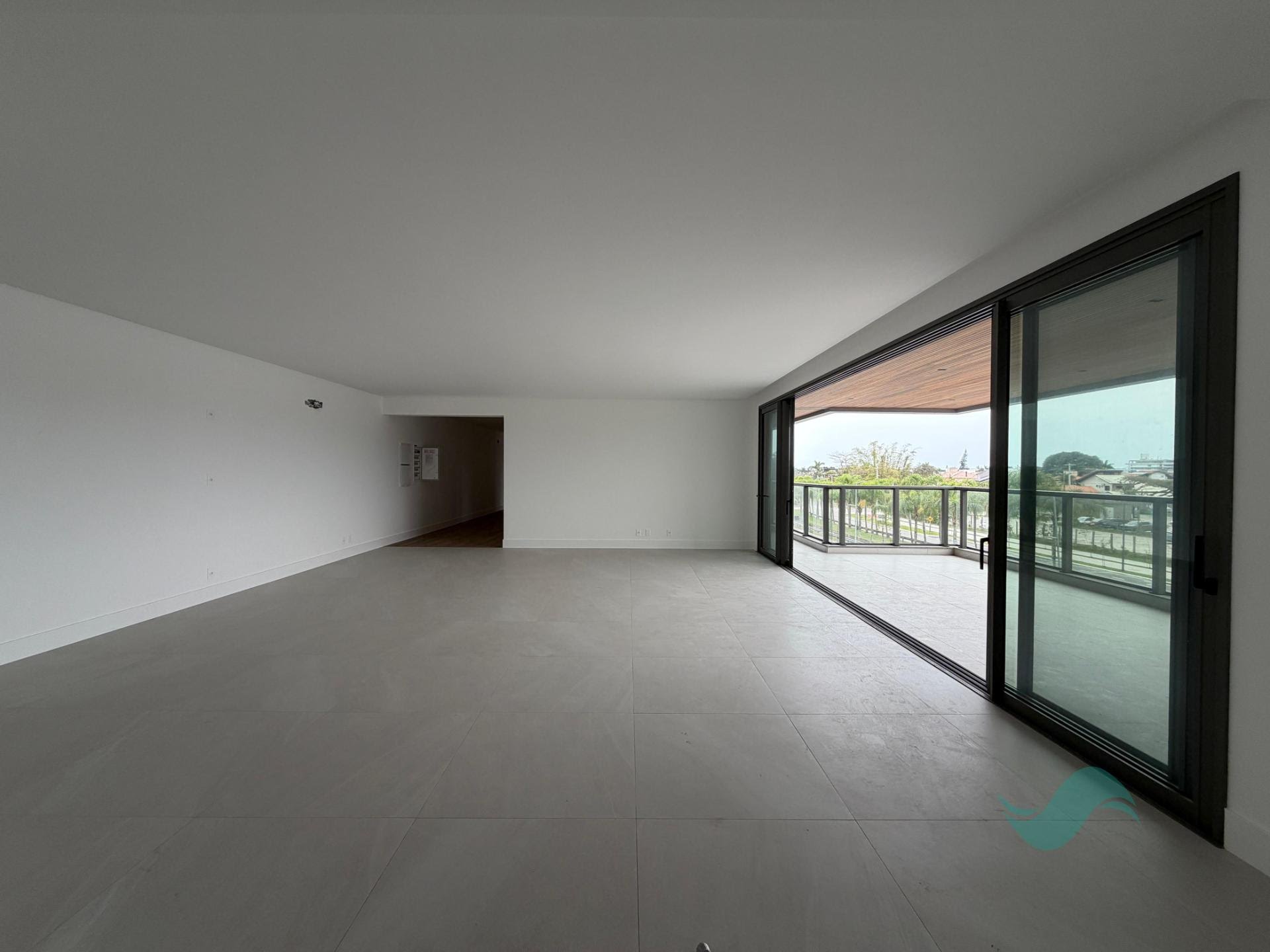 Apartamento à venda com 3 suítes, 5 vagas e 235m² no Jurerê Internacional, Florianópolis (SC) — foto 13 de 21