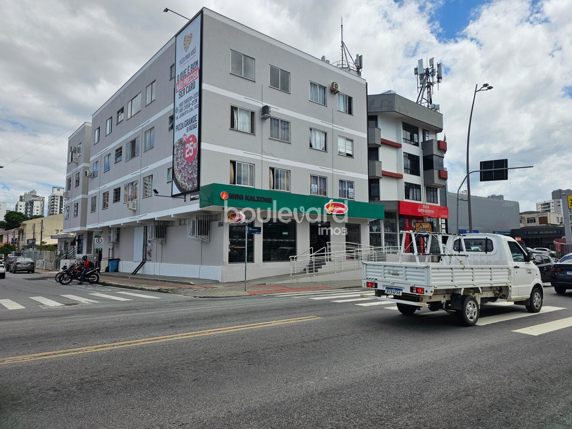 Apartamento à venda com 3 quartos, 1 banheiro, 1 vaga e 93m² no Barreiros, São José (SC) — foto 2 de 19