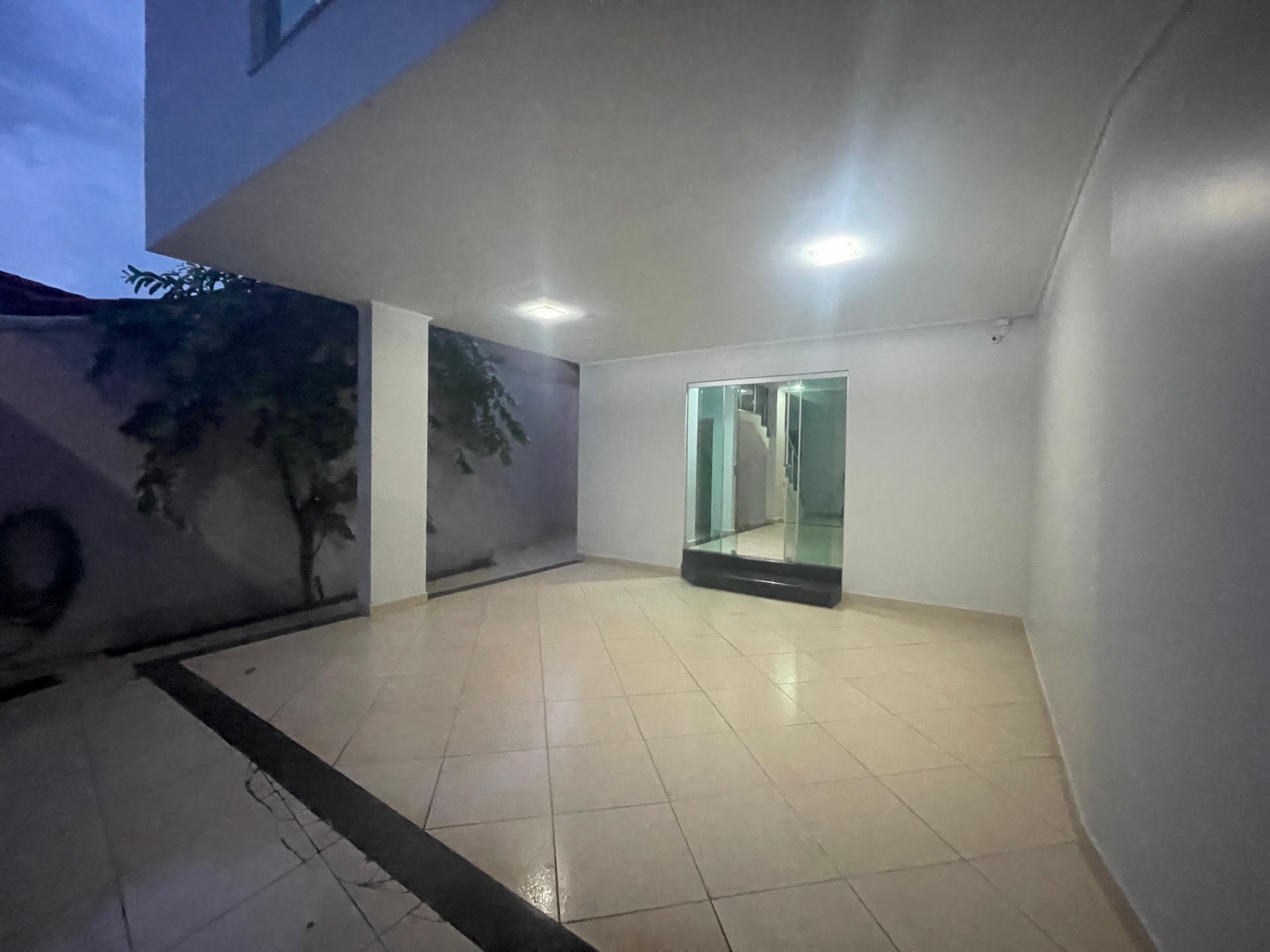 Casa à venda com 4 quartos, 3 banheiros, 2 vagas e 223m² no Centro, Paracatu — foto principal