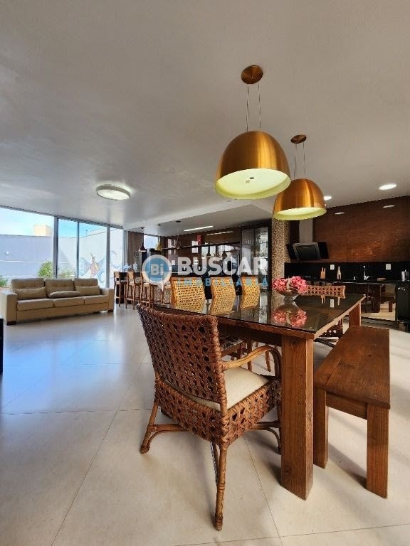 Casa à venda com 4 quartos, 4 suítes, 6 vagas e 640m² no Sim, Feira de Santana (BA) — foto 8 de 21