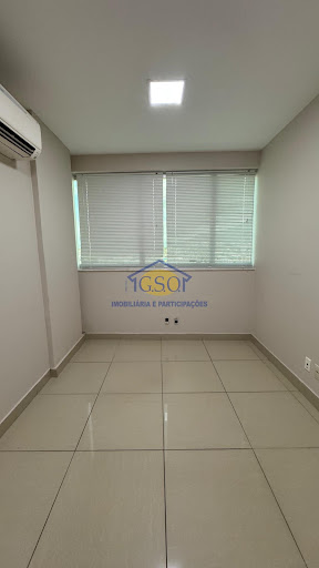 Sala em Parque Residencial Laranjeiras - Serra, ES