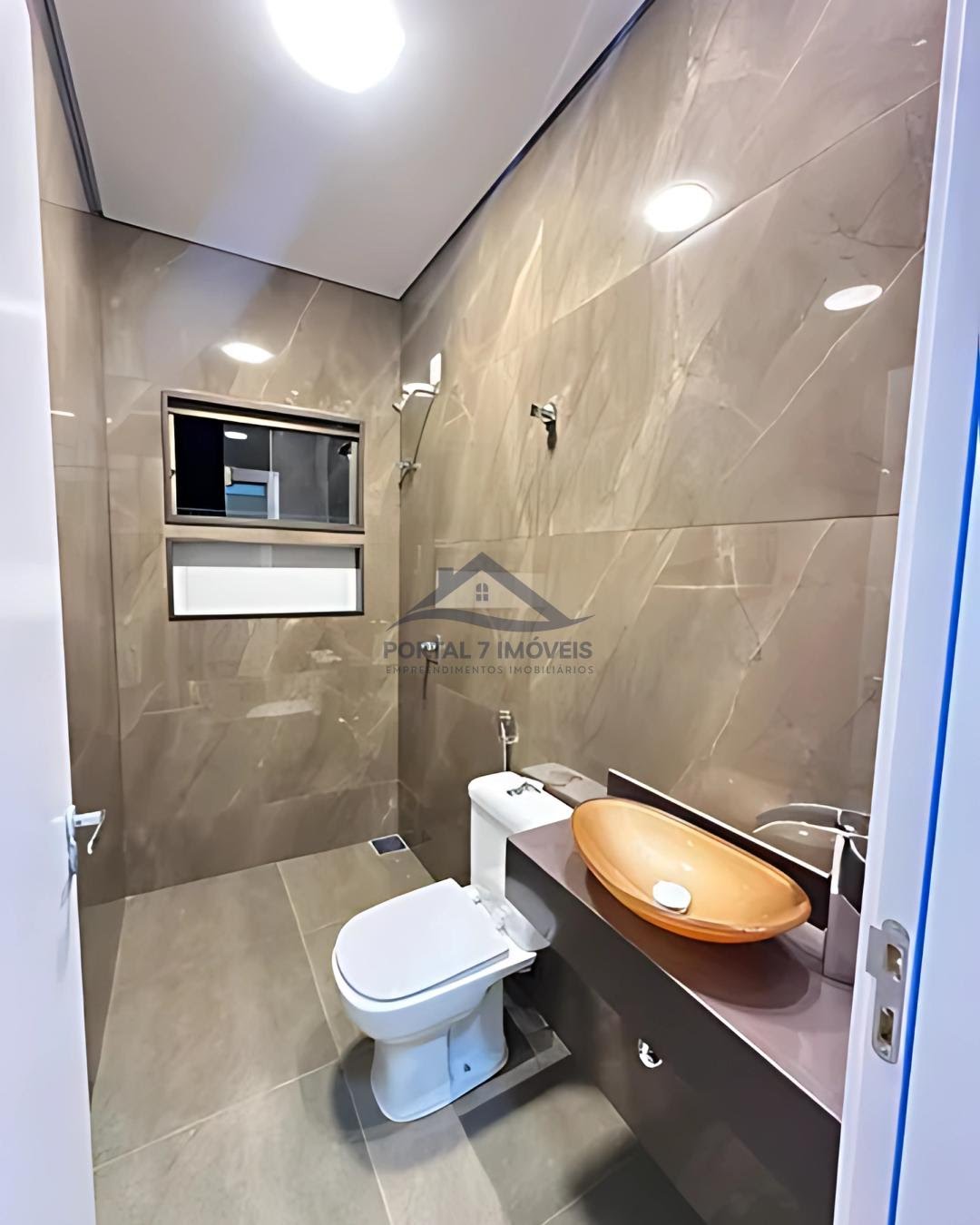 Casa à venda com 4 quartos, 2 suítes, 2 vagas e 263m² no Jardim Arizona, Sete Lagoas (MG) — foto 9 de 19