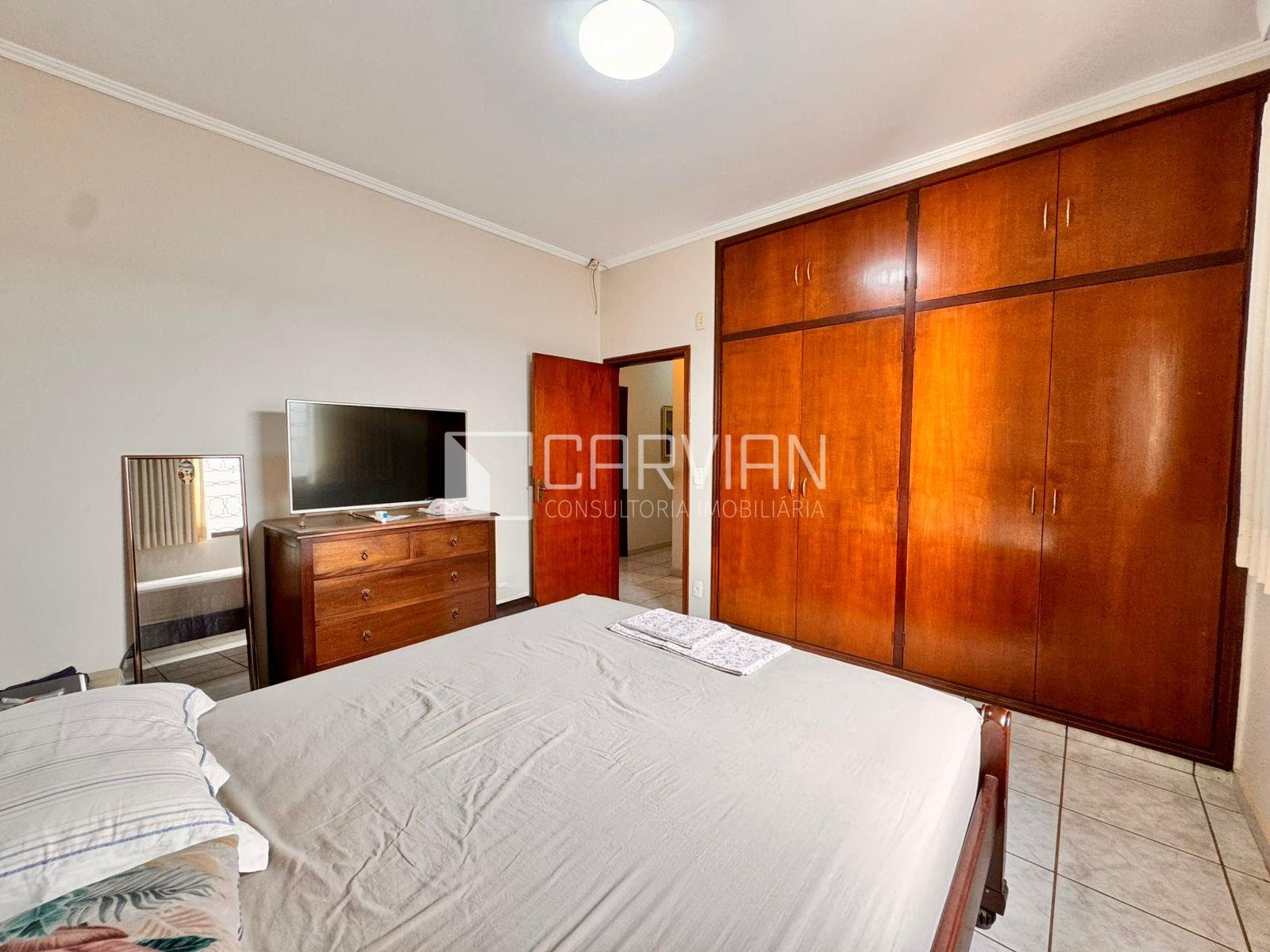 Casa à venda com 3 quartos, 1 suíte, 2 vagas e 250m² no Parque Industrial Lagoinha, Ribeirão Preto (SP) — foto 10 de 30