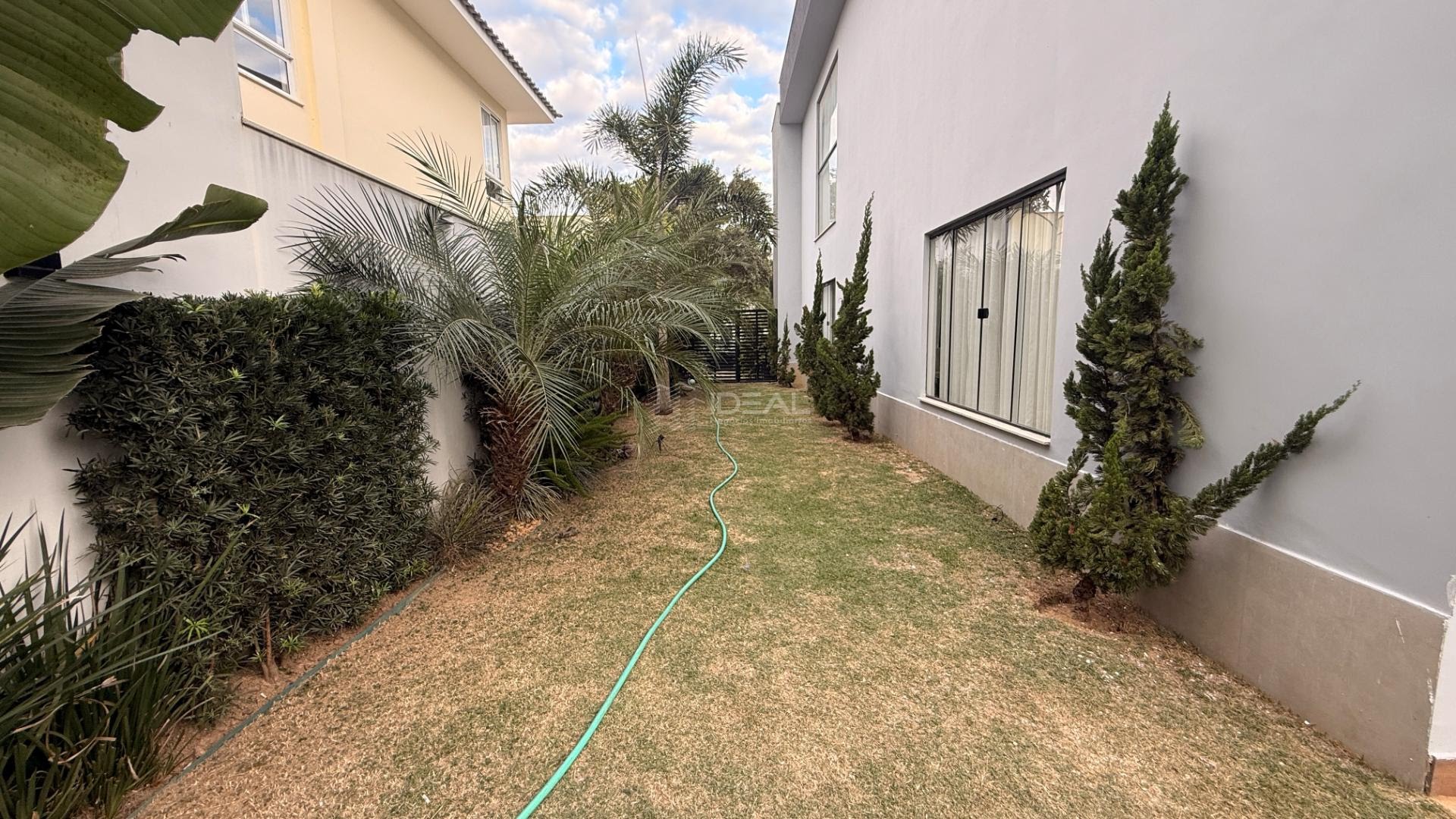 Casa à venda com 5 quartos, 5 suítes, 4 vagas e 400m² no Parque Rodoviario, Campos dos Goytacazes (RJ) — foto 14 de 30
