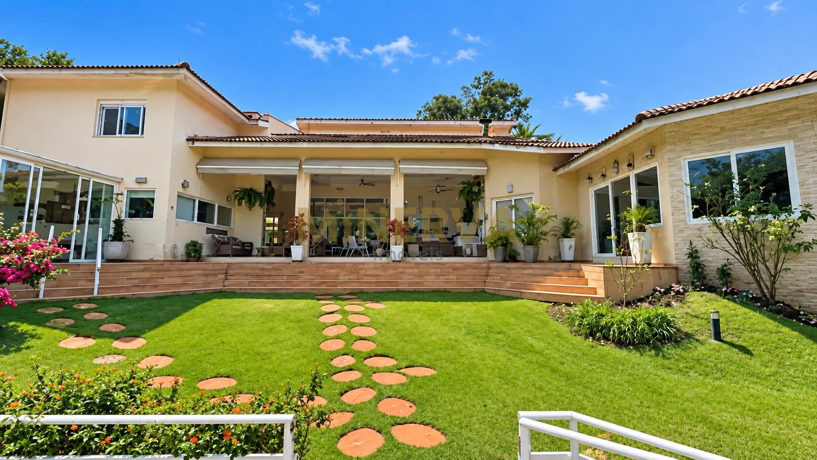 Casa à venda com 8 quartos, 9 banheiros, 8 vagas e 849m² no Tanque, Atibaia — foto principal