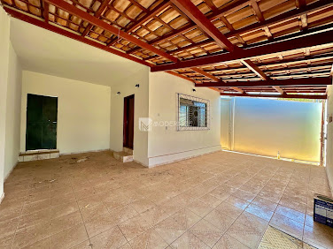 Casa em Loteamento JK  -  Catalão