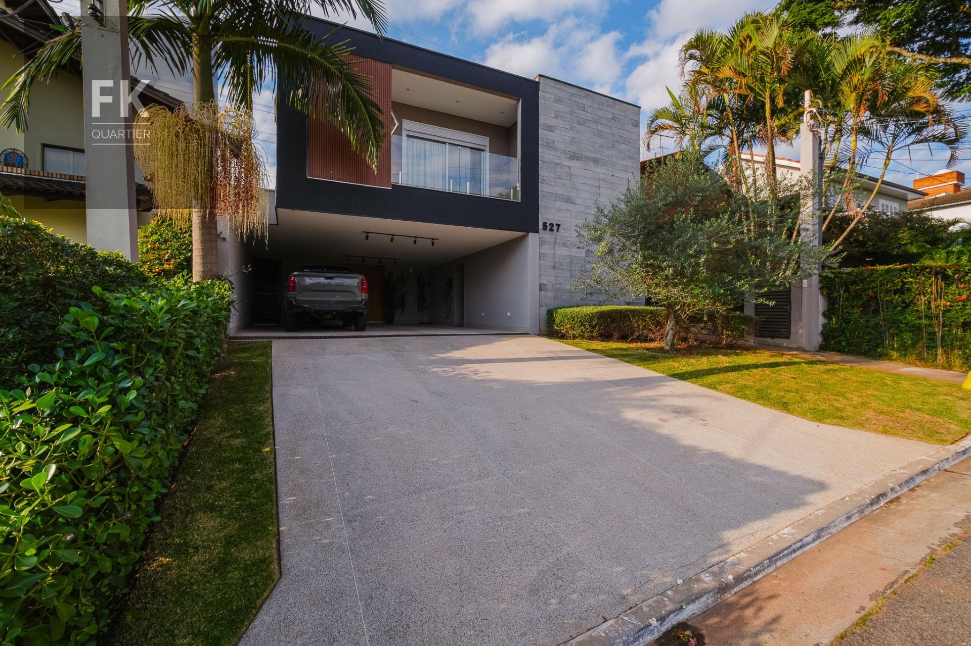 Casa à venda com 5 quartos, 8 banheiros, 4 vagas e 476m² no Alphaville, Santana de Parnaíba — foto principal