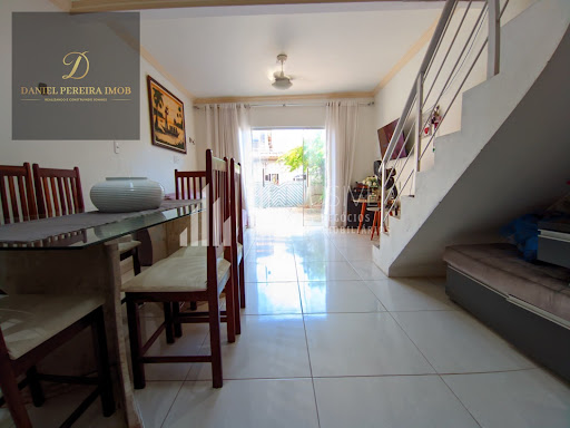 DANIEL PEREIRA IMOB VENDE: Casa Duplex na Pedreira.3/4,1suite,2vg. VALOR:370MIL