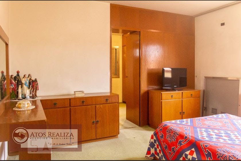 Casa à venda com 3 quartos, 3 banheiros, 2 vagas e 300m² no Interlagos, São Paulo — foto principal