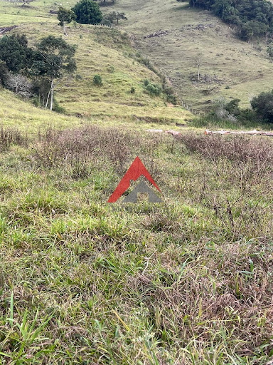 Terreno no Bairro Mamoneiro  -  Itapeva - MG